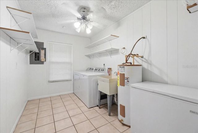 137 WOOD HALL DRIVE, Mulberry, FL 33860
