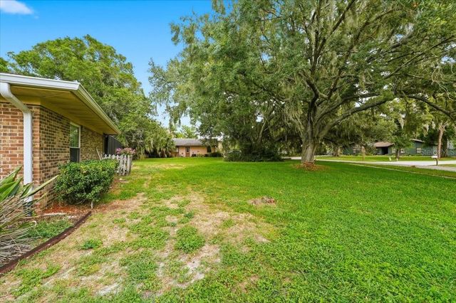 137 WOOD HALL DRIVE, Mulberry, FL 33860