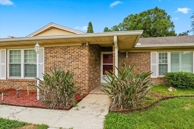 137 WOOD HALL DRIVE, Mulberry, FL 33860