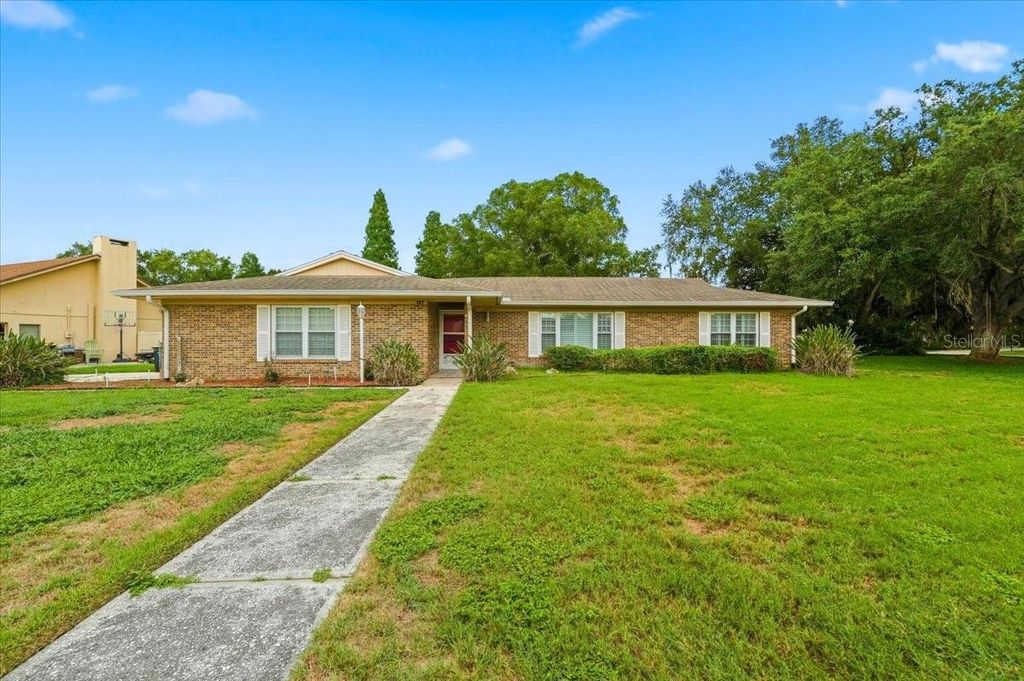 137 WOOD HALL DRIVE, Mulberry, FL 33860