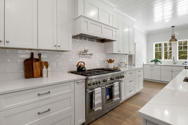 165 Baxter Neck Road, Marstons Mills, MA 02648