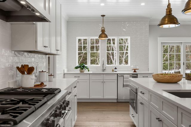 165 Baxter Neck Road, Marstons Mills, MA 02648