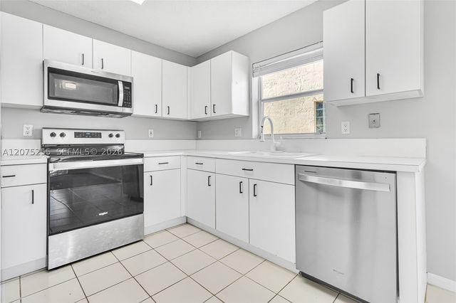 3884 NW 63rd Ter, Coral Springs, FL 33067