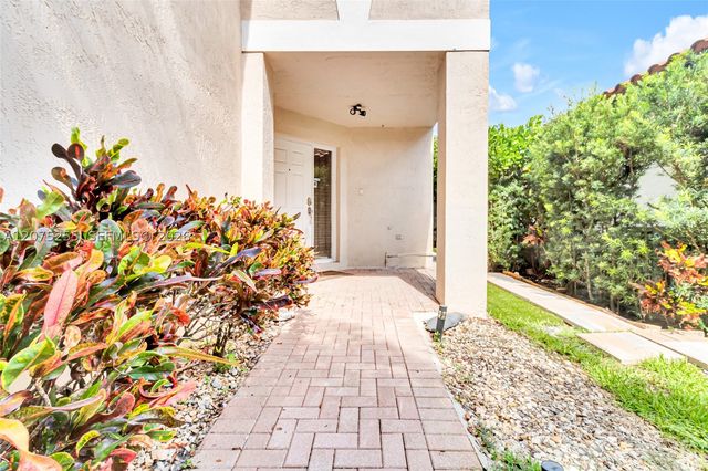 3884 NW 63rd Ter, Coral Springs, FL 33067