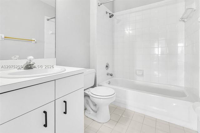 3884 NW 63rd Ter, Coral Springs, FL 33067