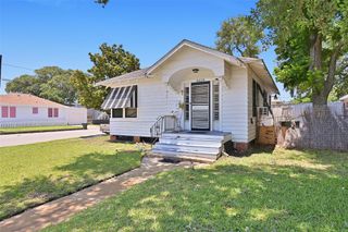 4828 Avenue Q 1/2, Galveston, TX 77551