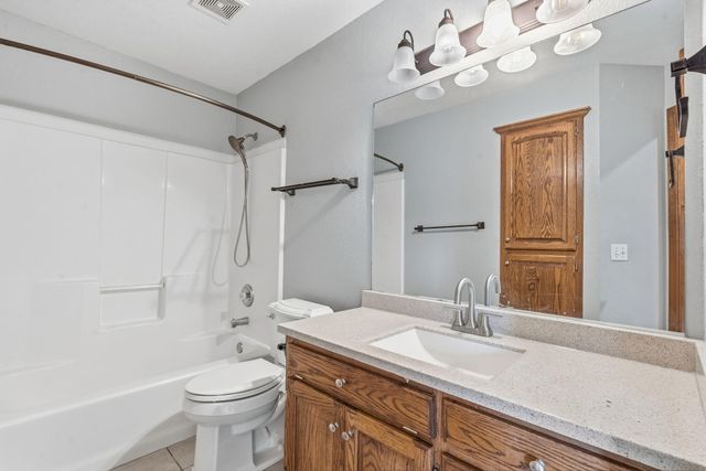 3272 N Ohara Avenue, Springfield, MO 65803