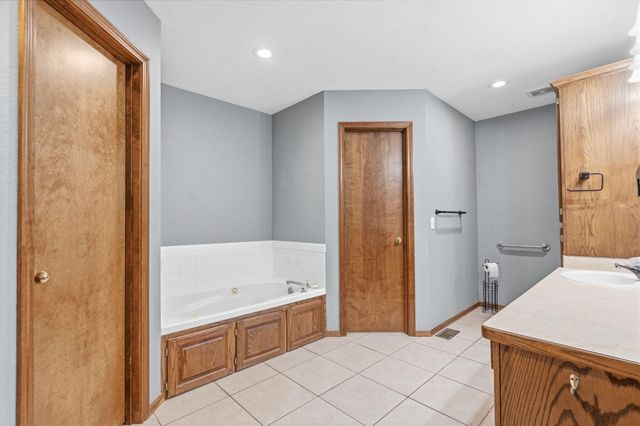 3272 N Ohara Avenue, Springfield, MO 65803