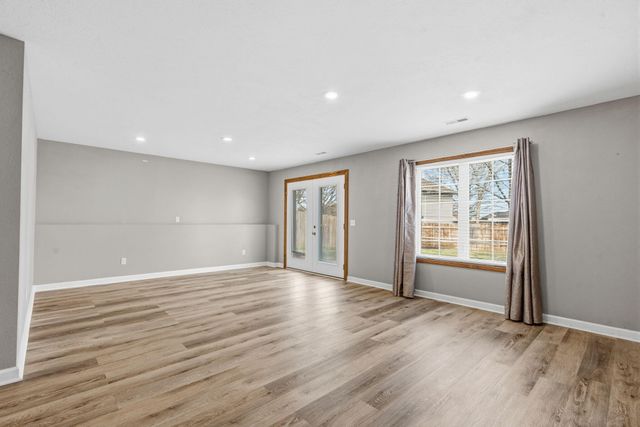 3272 N Ohara Avenue, Springfield, MO 65803