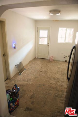 8804 Ilex Avenue, Los Angeles, CA 91352