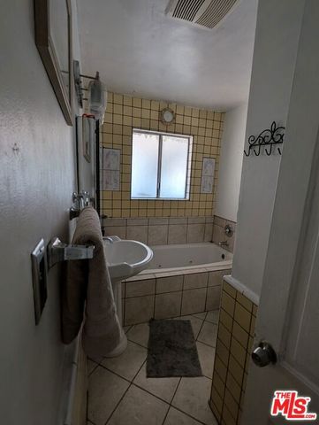 8804 Ilex Avenue, Los Angeles, CA 91352
