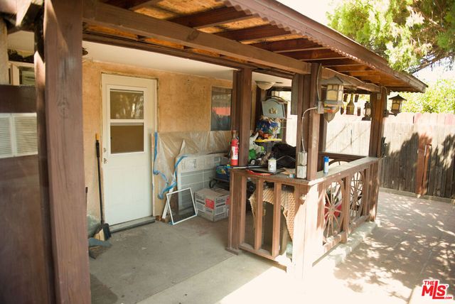 8804 Ilex Avenue, Los Angeles, CA 91352
