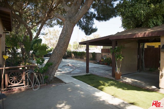 8804 Ilex Avenue, Los Angeles, CA 91352