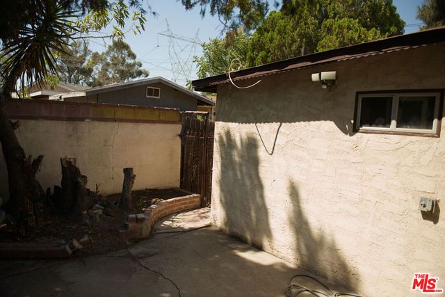 8804 Ilex Avenue, Los Angeles, CA 91352