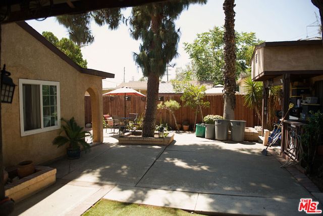 8804 Ilex Avenue, Los Angeles, CA 91352