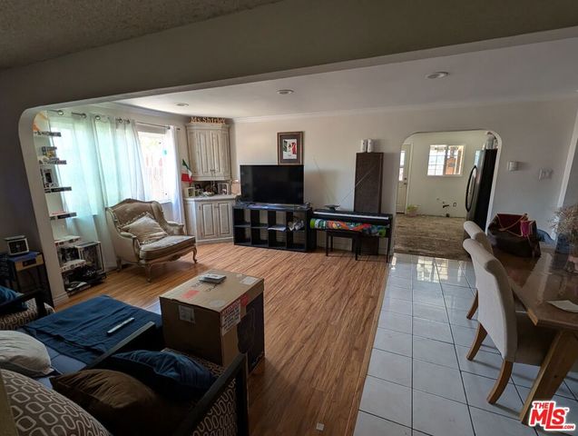 8804 Ilex Avenue, Los Angeles, CA 91352