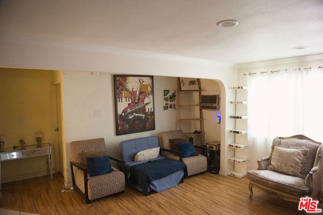 8804 Ilex Avenue, Los Angeles, CA 91352