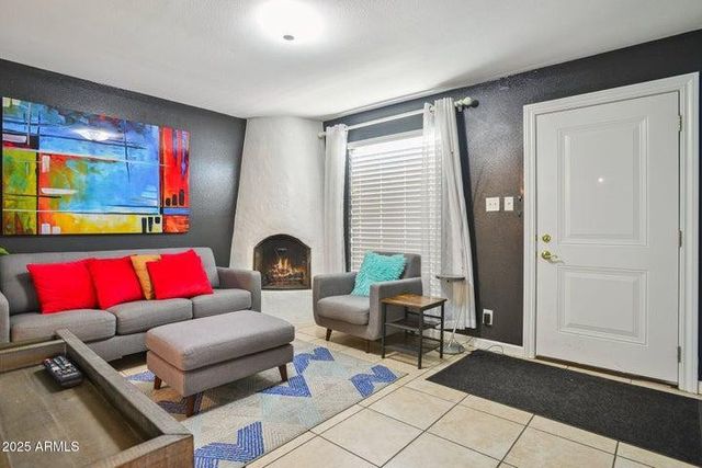 8046 E Oak Street, Scottsdale, AZ 85257