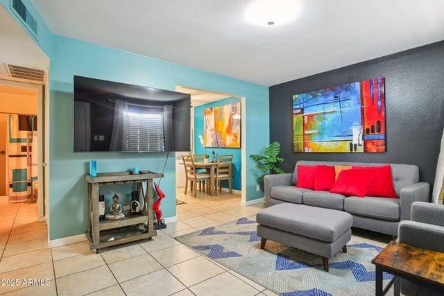 8046 E Oak Street, Scottsdale, AZ 85257
