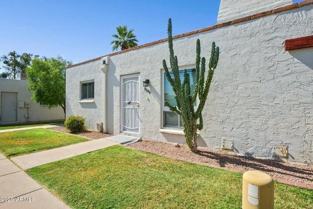 8046 E Oak Street, Scottsdale, AZ 85257