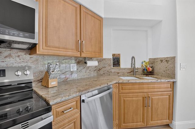 17234 Boca Boulevard 104, Boca Raton, FL 33487