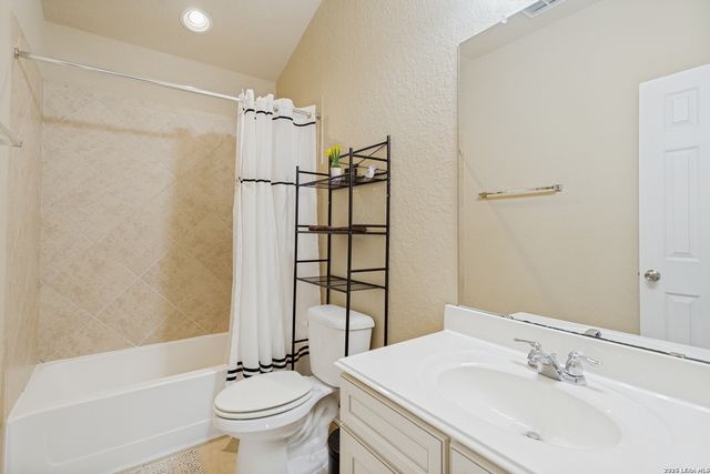 10539 Alcantara, Helotes, TX 78023