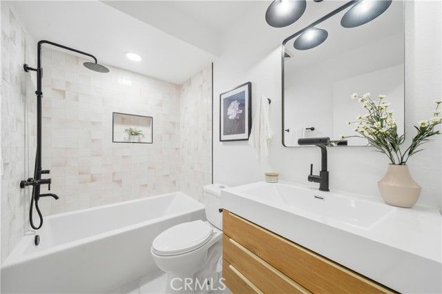 26542 Azuer, Mission Viejo, CA 92691