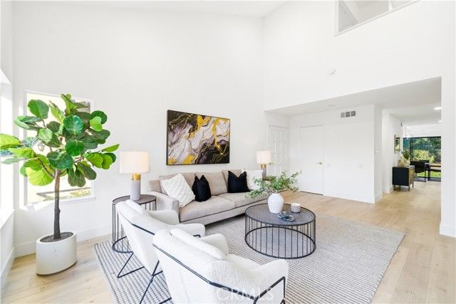 26542 Azuer, Mission Viejo, CA 92691