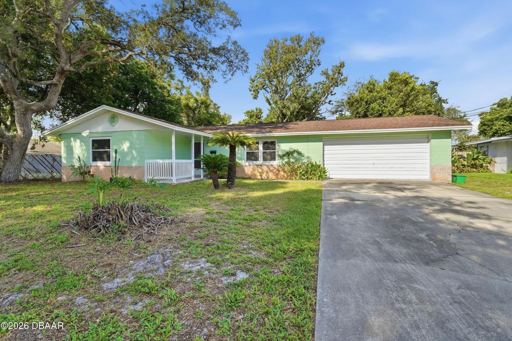 1528 Valencia Avenue, Daytona Beach, FL 32117