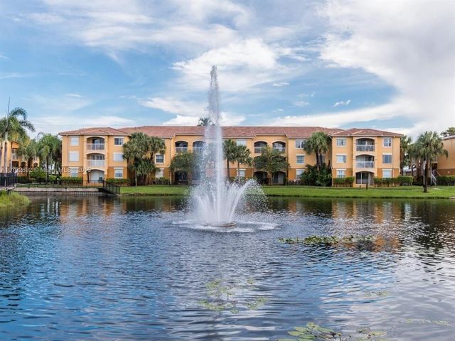 9615 NW 1st Court 10-202, Pembroke Pines, FL 33024