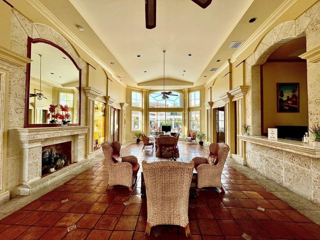 9615 NW 1st Court 10-202, Pembroke Pines, FL 33024