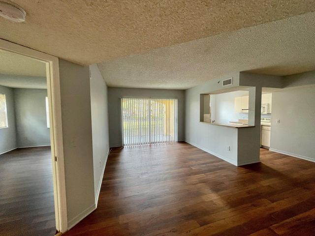 9615 NW 1st Court 10-202, Pembroke Pines, FL 33024