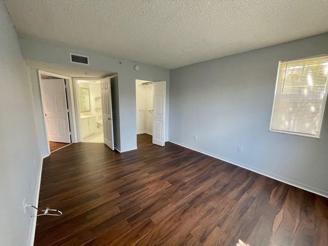 9615 NW 1st Court 10-202, Pembroke Pines, FL 33024