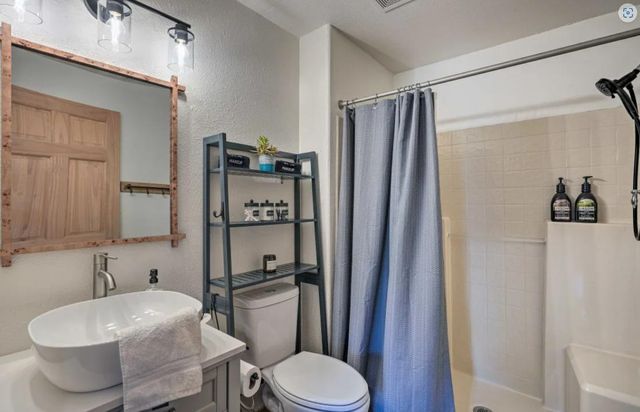 2000 Faith Lynn Ln, Valley Springs, CA 95252