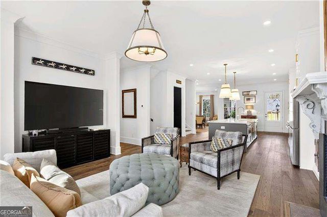 1072 Green Street, Roswell, GA 30075