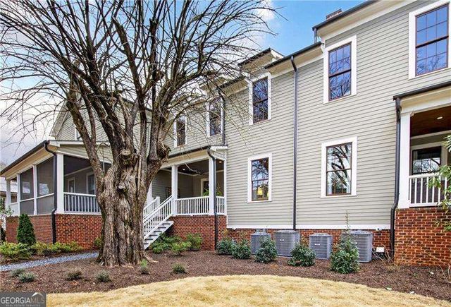1072 Green Street, Roswell, GA 30075