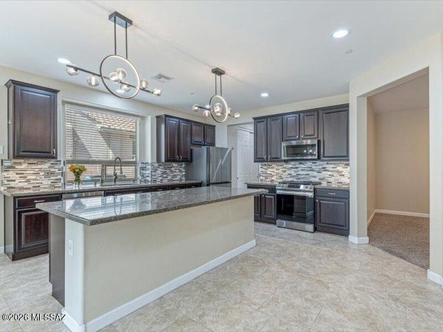 8701 W Hanbury Road, Marana, AZ 85653