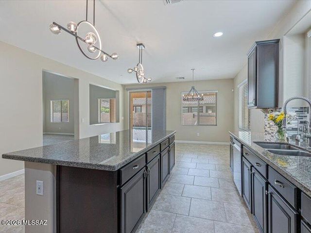 8701 W Hanbury Road, Marana, AZ 85653