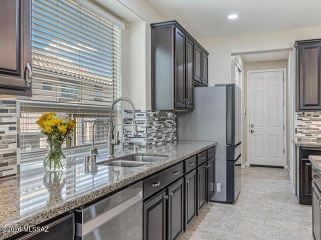 8701 W Hanbury Road, Marana, AZ 85653