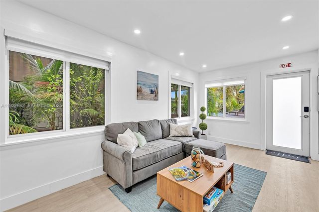 1960 Riverside Dr, Fort Lauderdale, FL 33312