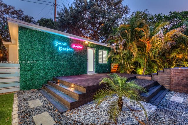 1960 Riverside Dr, Fort Lauderdale, FL 33312