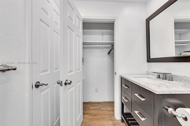 1960 Riverside Dr, Fort Lauderdale, FL 33312