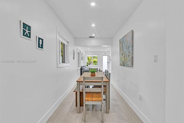 1960 Riverside Dr, Fort Lauderdale, FL 33312