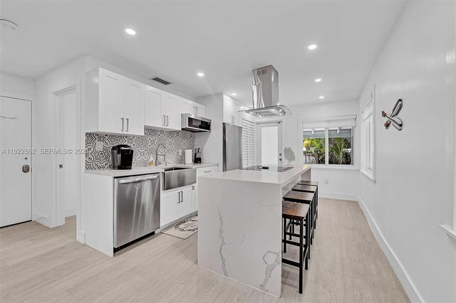 1960 Riverside Dr, Fort Lauderdale, FL 33312