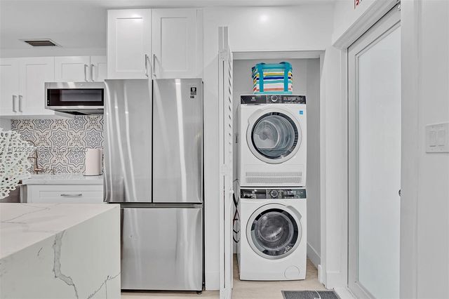 1960 Riverside Dr, Fort Lauderdale, FL 33312