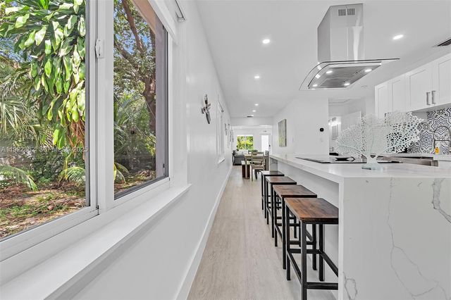 1960 Riverside Dr, Fort Lauderdale, FL 33312