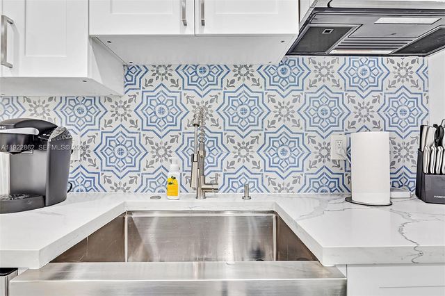 1960 Riverside Dr, Fort Lauderdale, FL 33312