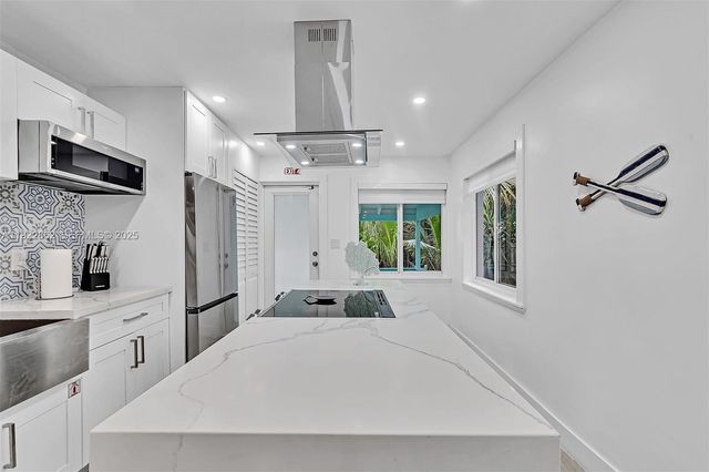 1960 Riverside Dr, Fort Lauderdale, FL 33312