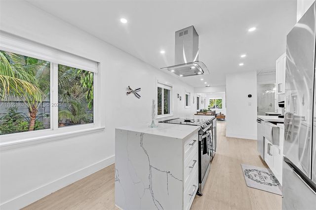 1960 Riverside Dr, Fort Lauderdale, FL 33312