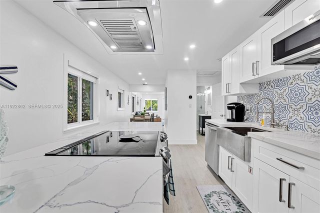 1960 Riverside Dr, Fort Lauderdale, FL 33312